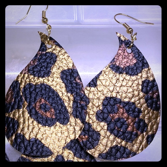 HANDMADE EARRINGS - Picture 1 of 8